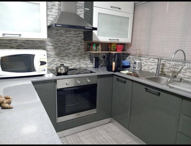 2 BEDROOM TOWNHOUSE FOR SALE IN THE WOLDS